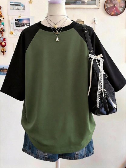 Lalippa Retro Pattern Digital Print Fashionable Minimalist Oversized Mid-Length Round Neck Drop Shoulder Women T-Shirt, Gift For Friends