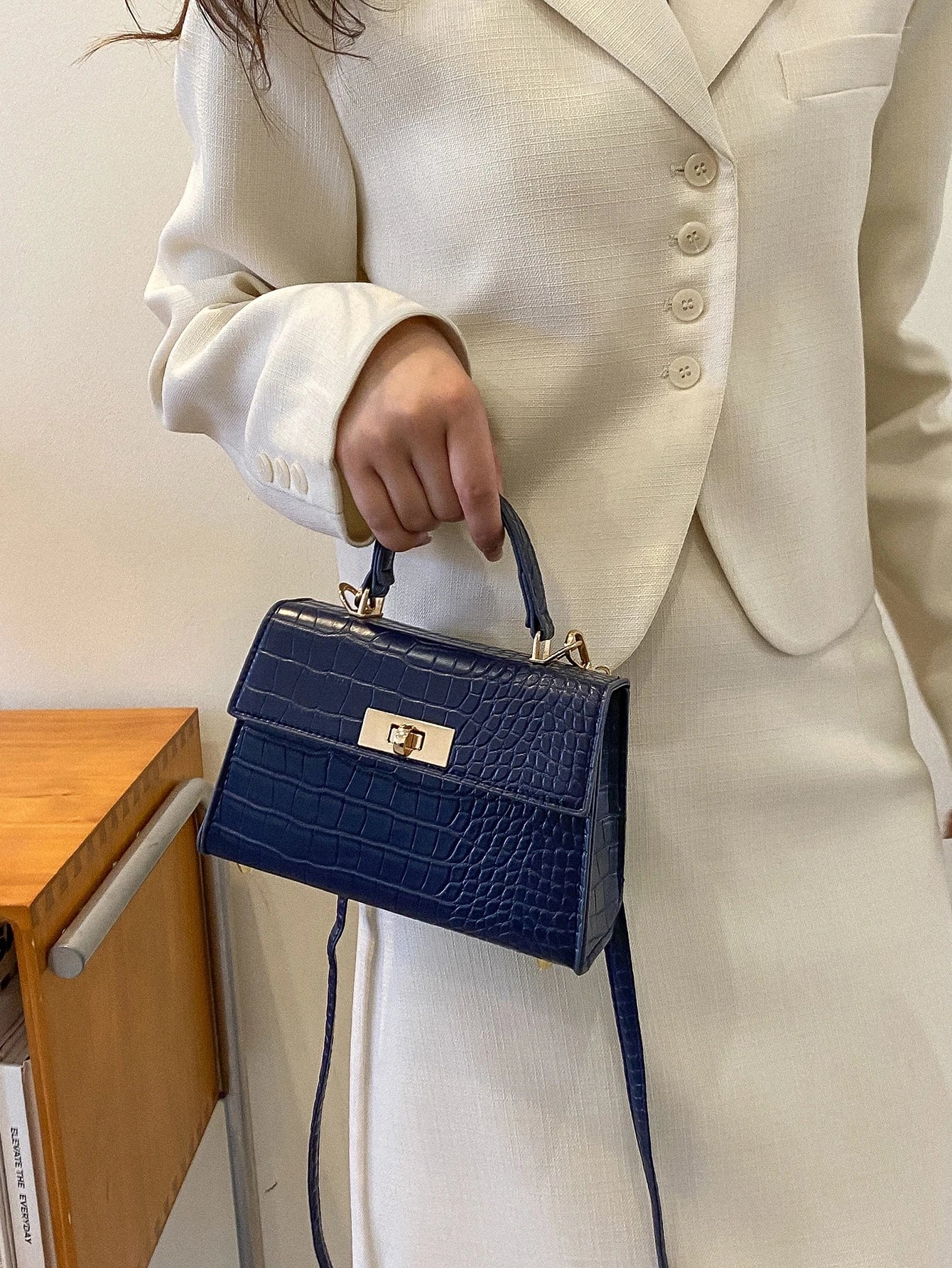 Lightweight,Business Casual Mini Crocodile Embossed Twist Lock Flap Square Bag For Teen Girls Women College Students,Rookies & White-Collar Workers Perfect For Office,College,Work,Business,Commute,Ou