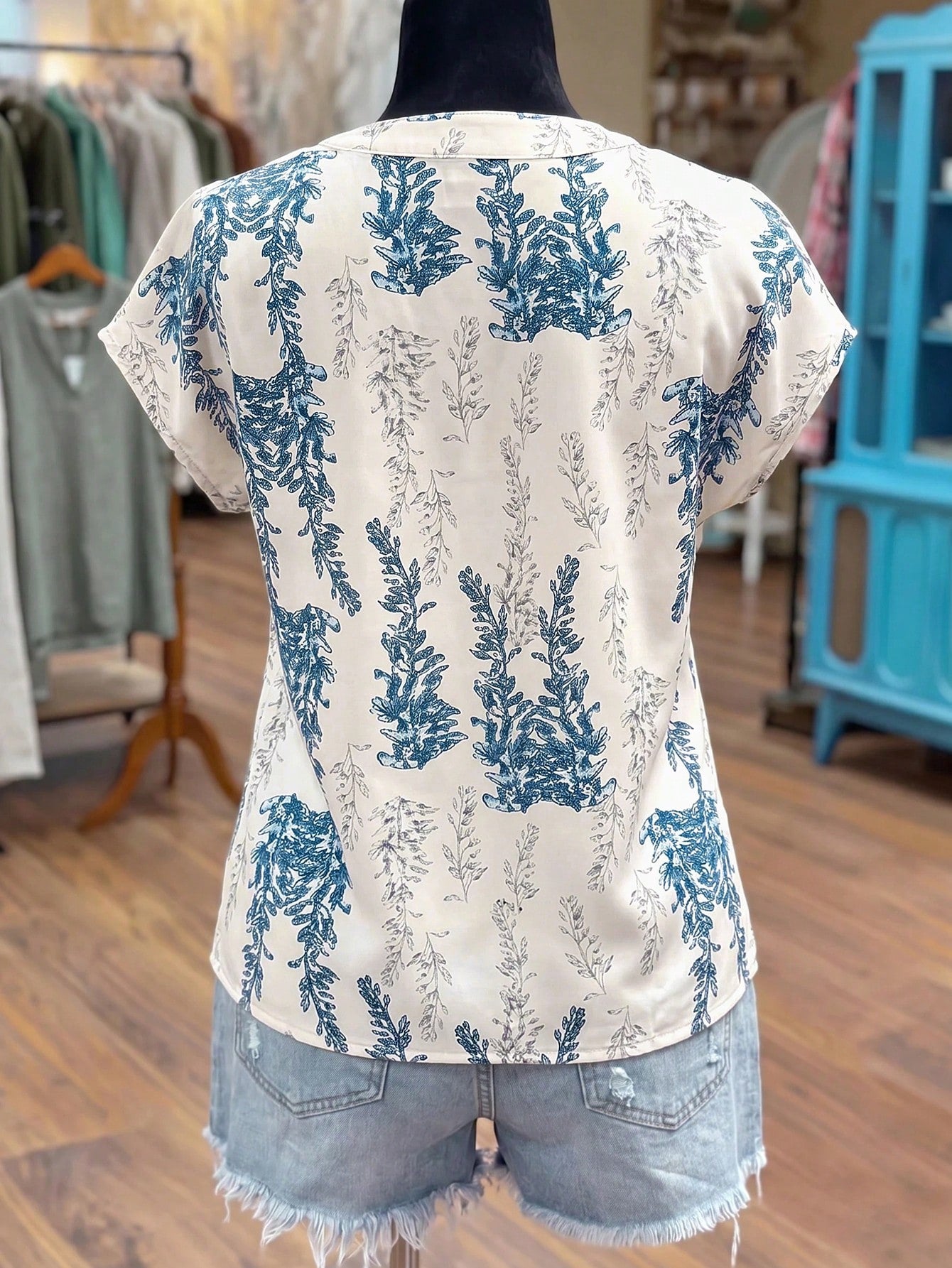 Linhara Plus Size Women Summer Casual Notched Neck Printed Shirt