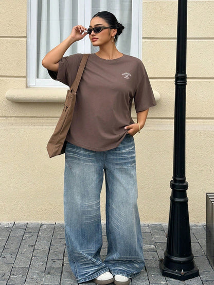 Livesso Curve Loose Fit Letter Print Crew Neck Casual Plus Size Brown T-Shirt For Women, Spring/Summer
