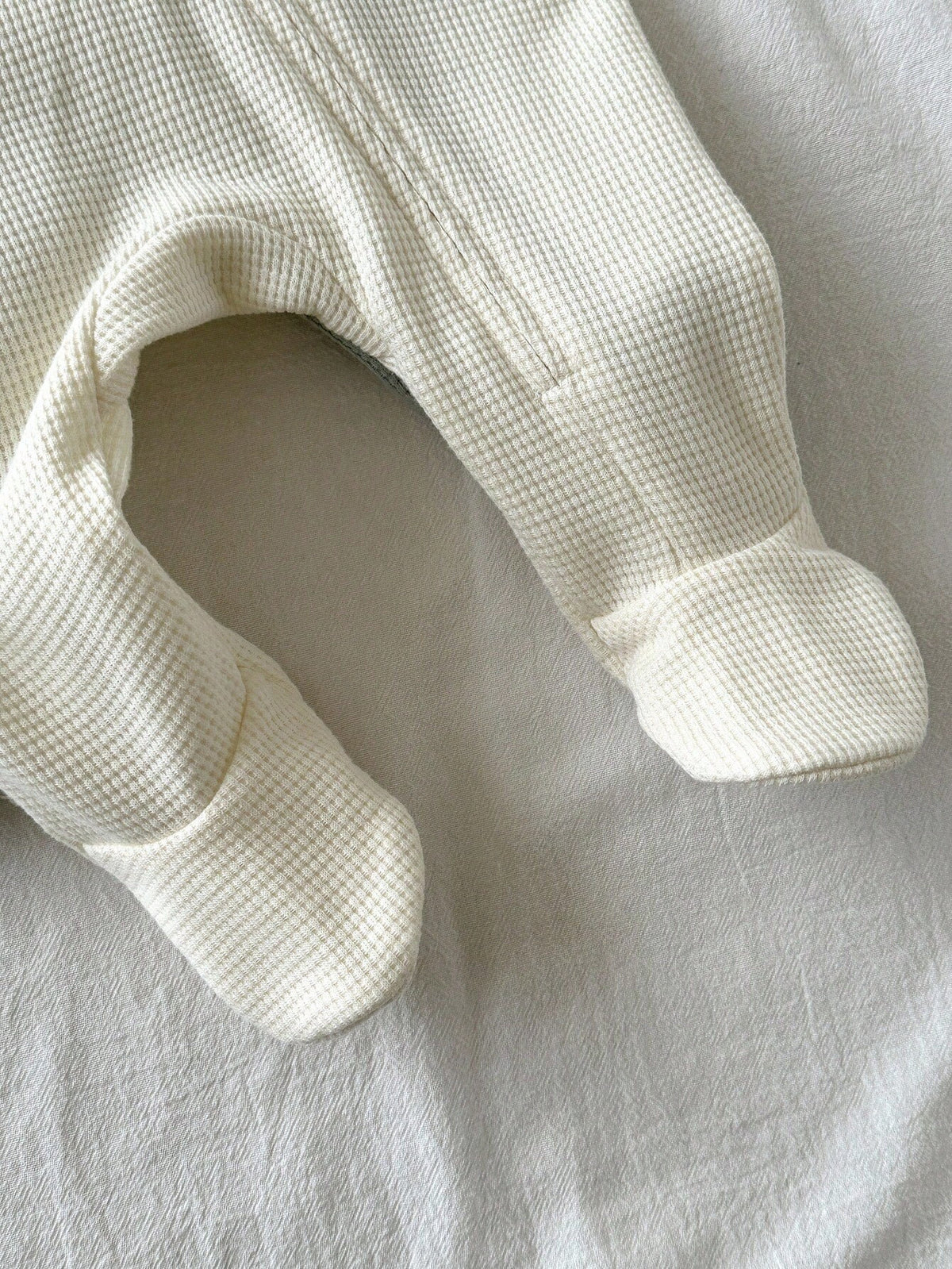 Loomiva Newborn Baby Boy/Girl 3-Piece Set: Soft Knit Solid Color Crew Neck Long Sleeve Jumpsuit Fall Winter