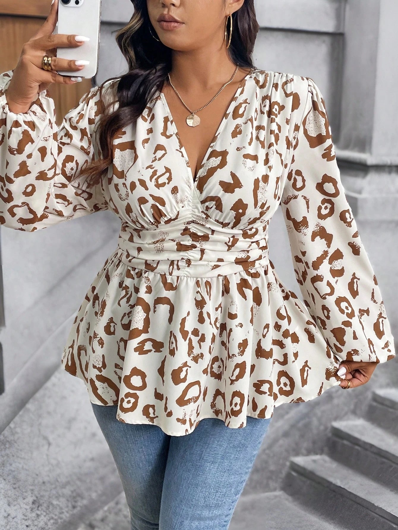 LUNE Plus Size All-Over Print V-Neck Pleated Casual Long Sleeve Shirt Peplum Top