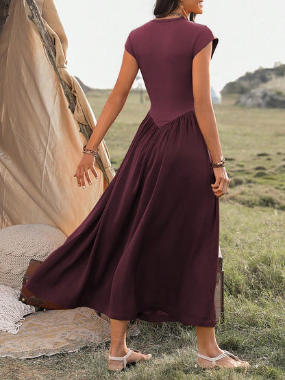 LUNE Women's Solid Color Round Neck Pleated Long Dress, Casual & Holiday Style Maxi Women Outfit