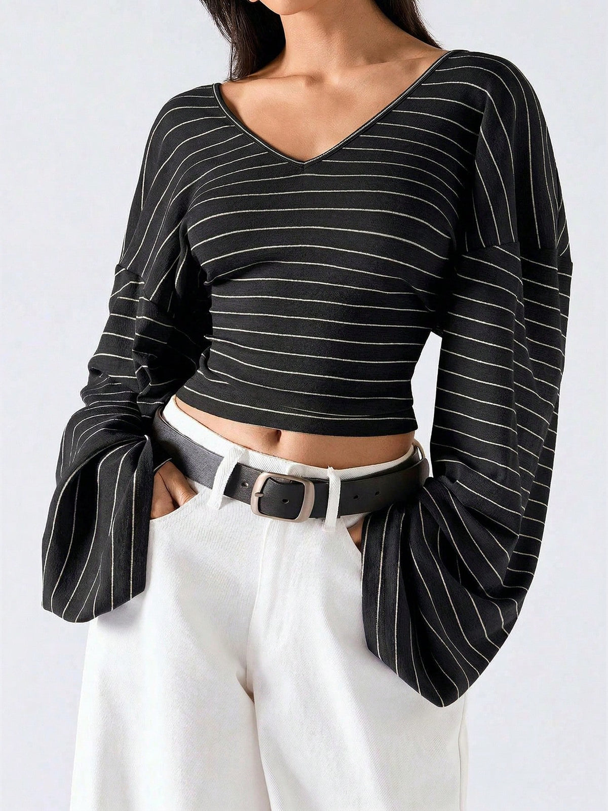 LYSMO 2026 New Black And White Striped V-Neck Flare Sleeve Fitted T-Shirt, Women Casual Everyday Autumn Summer Top, Minimalist Beach Outdoor