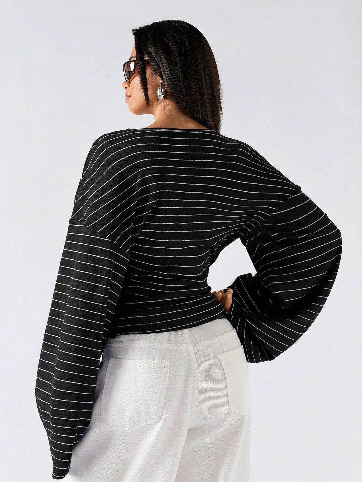 LYSMO 2026 New Black And White Striped V-Neck Flare Sleeve Fitted T-Shirt, Women Casual Everyday Autumn Summer Top, Minimalist Beach Outdoor
