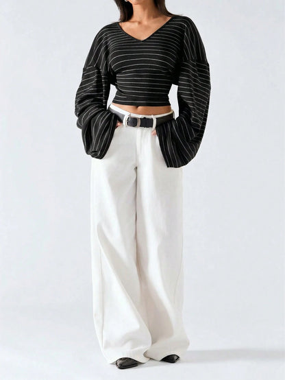 LYSMO 2026 New Black And White Striped V-Neck Flare Sleeve Fitted T-Shirt, Women Casual Everyday Autumn Summer Top, Minimalist Beach Outdoor