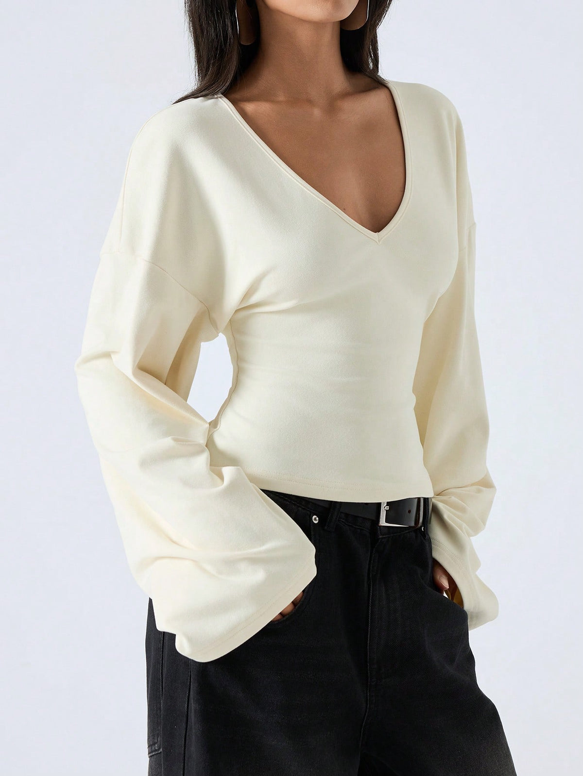 LYSMO 2026 New Black And White Striped V-Neck Flare Sleeve Fitted T-Shirt, Women Casual Everyday Autumn Summer Top, Minimalist Beach Outdoor