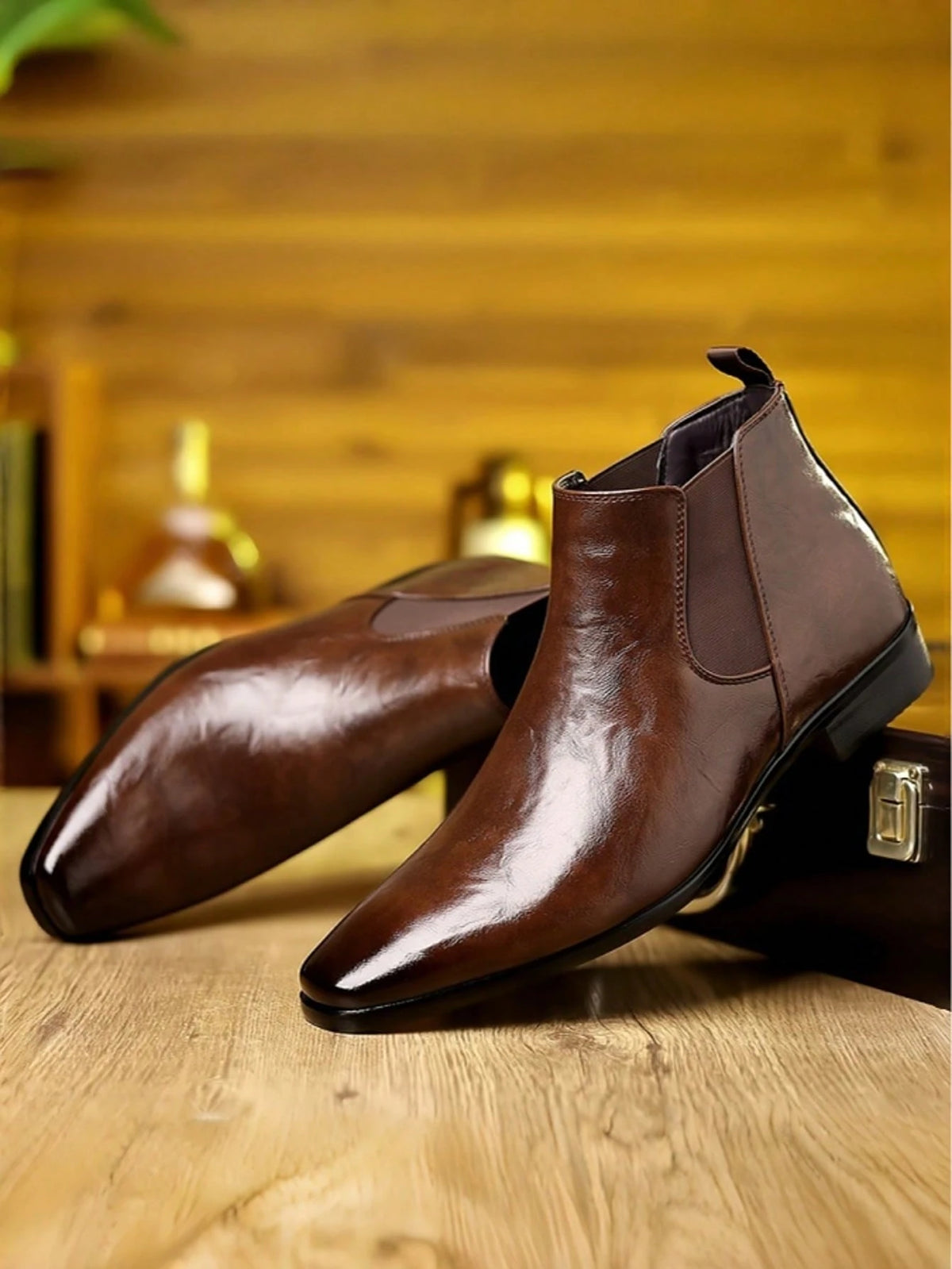 Men's Glossy Faux Leather Chelsea Boots Pointed Toe Elastic Side Panels Low Heel Pull Tab Formal Ankle Boots For Business Wedding Office Daily