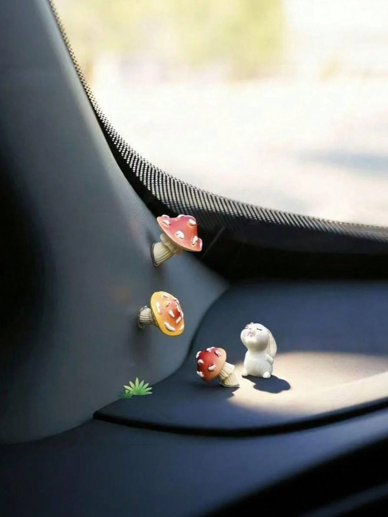 Mini Spotted Red Mushroom Resin Car Interior Ornament, Self Adhesive Tiny Fairy Tale Mushroom Figurine, No Trace Sticker Cute Micro Landscape Decor For Car A Pillar Dashboard Window Corner, Lovely Sma