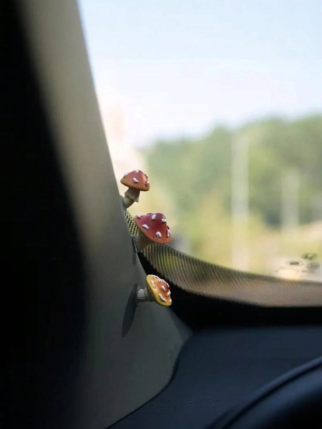 Mini Spotted Red Mushroom Resin Car Interior Ornament, Self Adhesive Tiny Fairy Tale Mushroom Figurine, No Trace Sticker Cute Micro Landscape Decor For Car A Pillar Dashboard Window Corner, Lovely Sma