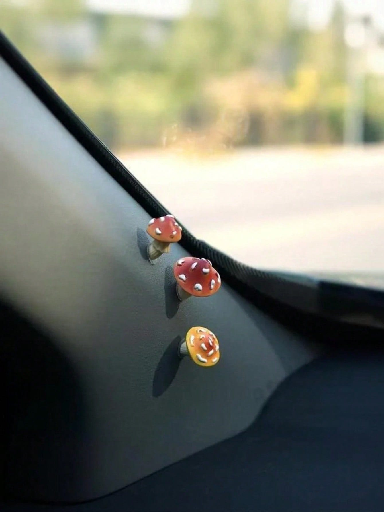 Mini Spotted Red Mushroom Resin Car Interior Ornament, Self Adhesive Tiny Fairy Tale Mushroom Figurine, No Trace Sticker Cute Micro Landscape Decor For Car A Pillar Dashboard Window Corner, Lovely Sma