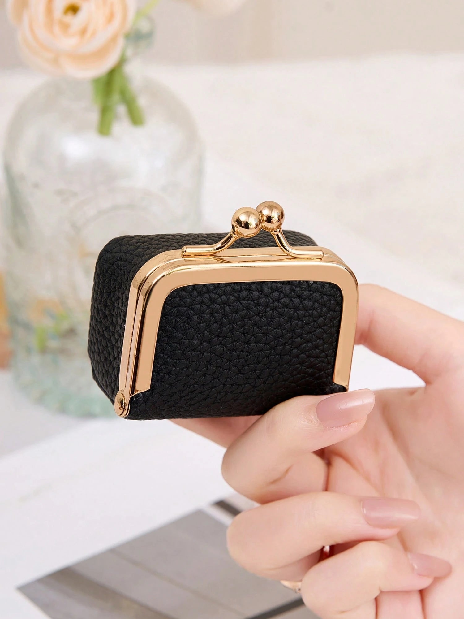 MIYIN Women's Solid Color Faux Leather Mini Jewelry Box, Portable Vintage Genuine Leather Coin Purse Jewelry Box With Kiss Lock, Mini Travel Ring Box Travel Jewelry Box Cosmetic Storage Box, Women's E