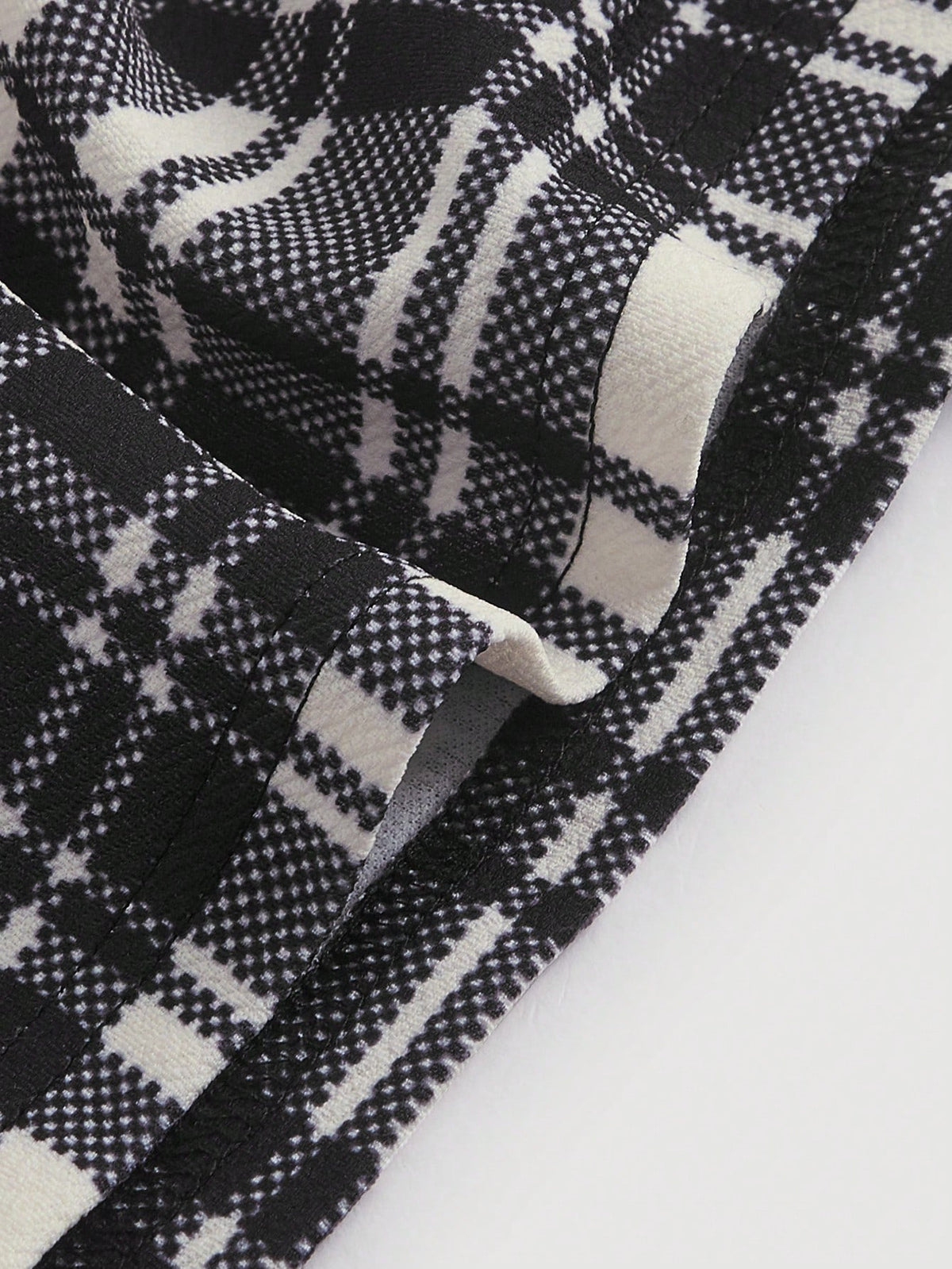 MOD Grid Pattern Strapless Top With Bow Decoration