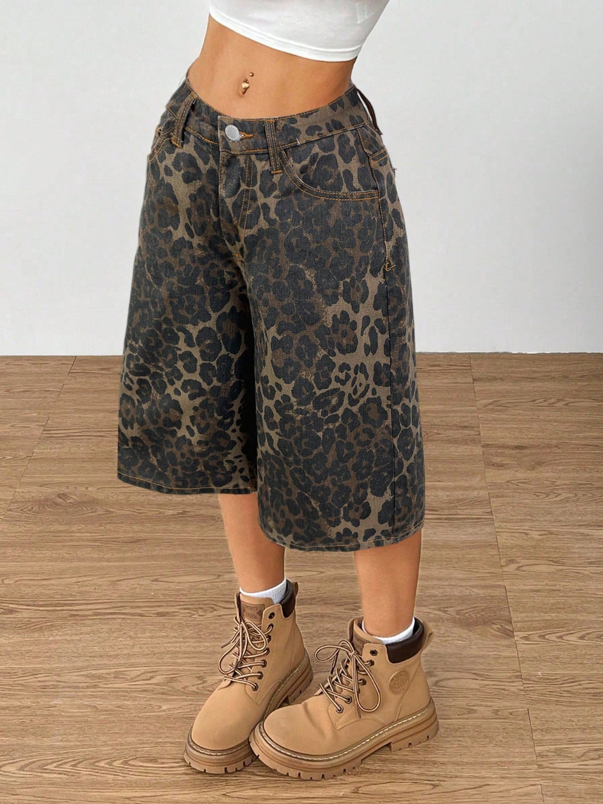Muchica Women's Leopard Print Woven Pocket Casual Versatile Fashion Shorts