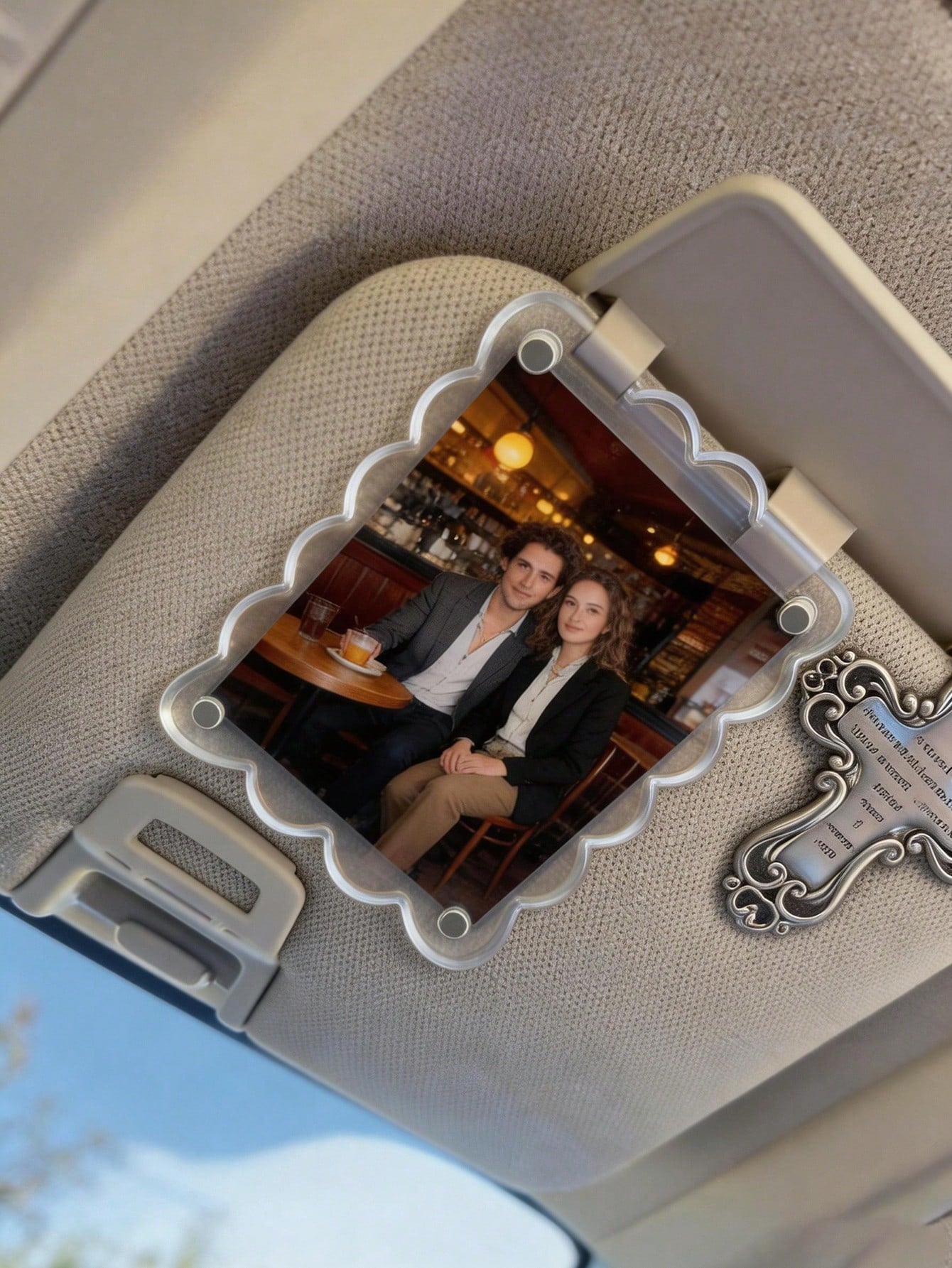 New 3.54in*2.36in Anti-Drop Anti-Shatter Car Sun Visor Magnetic Photo Frame Wavy Acrylic Fridge Magnet Transparent Magnetic Instant Camera Frame, Car Sun Visor Photo Frame Holder, Personalized DIY Car