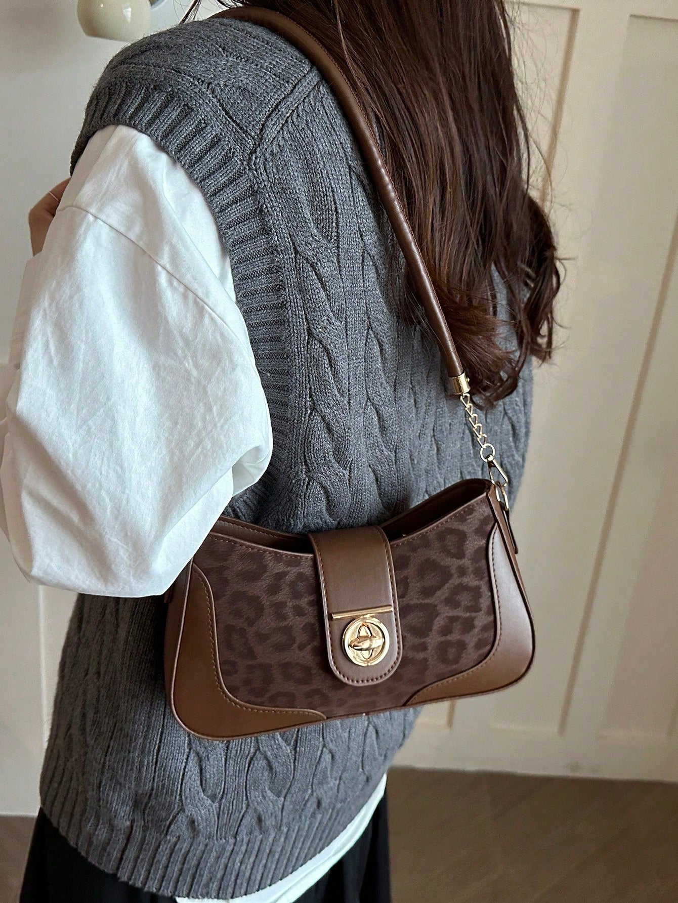 New Fashion Leopard Print Metal Decor Handbag & Shoulder Bag, Suitable For Parties, Gatherings, Outings, Vacations, Shopping And Daily Use, Can Store Coins, Phone, Also Suitable As Work Bag For White