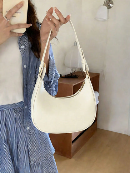 New Fashionable And Simple Crescent-Shaped Bright Surface Shoulder Bag, With A Distinctive Texture And Classic Look That's For Daily And Commuting Use
