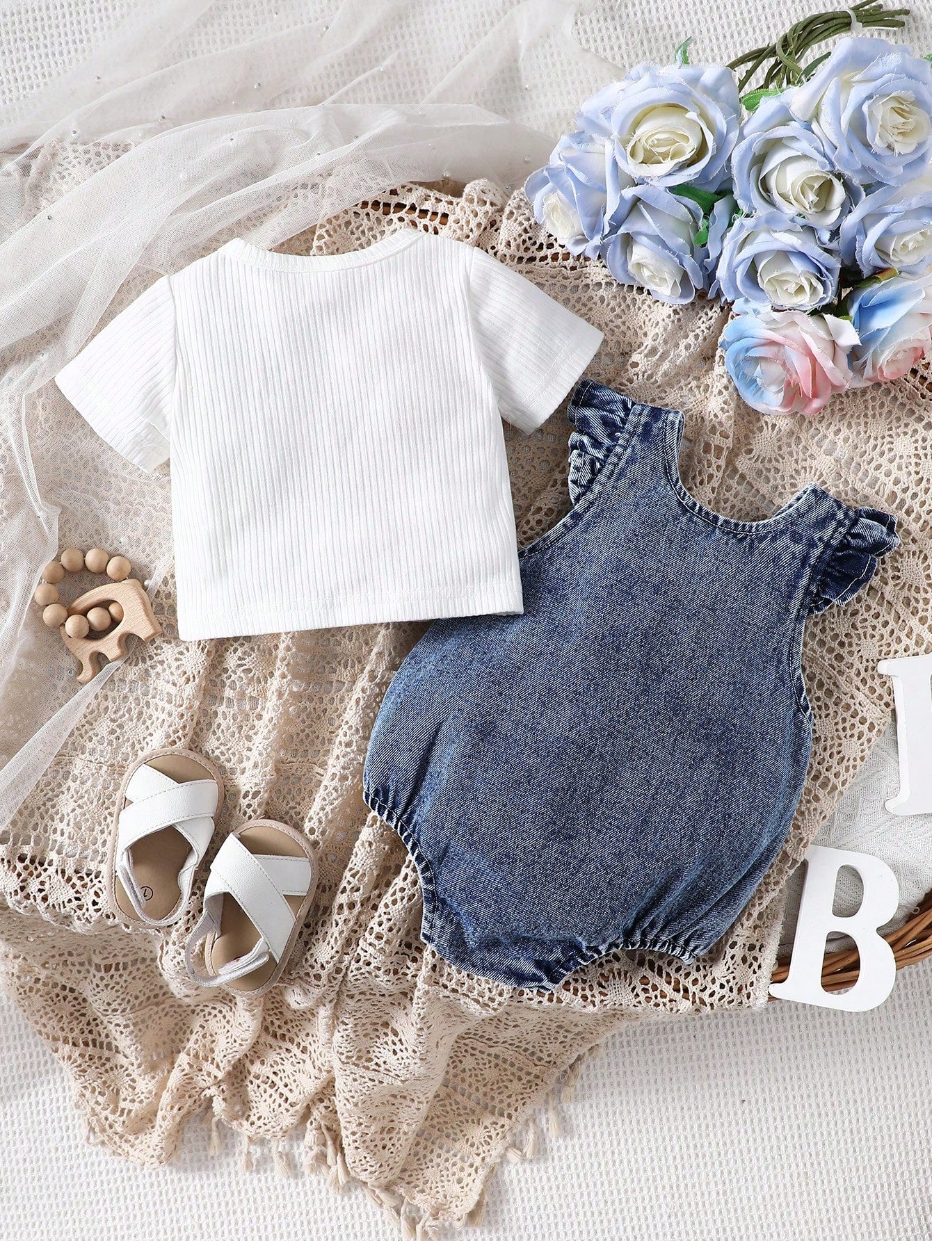 Newborn Baby Girl Summer Solid Color Cap Sleeve Casual T-Shirt And Rainbow Embroidery Flutter Sleeve Bodysuit Set