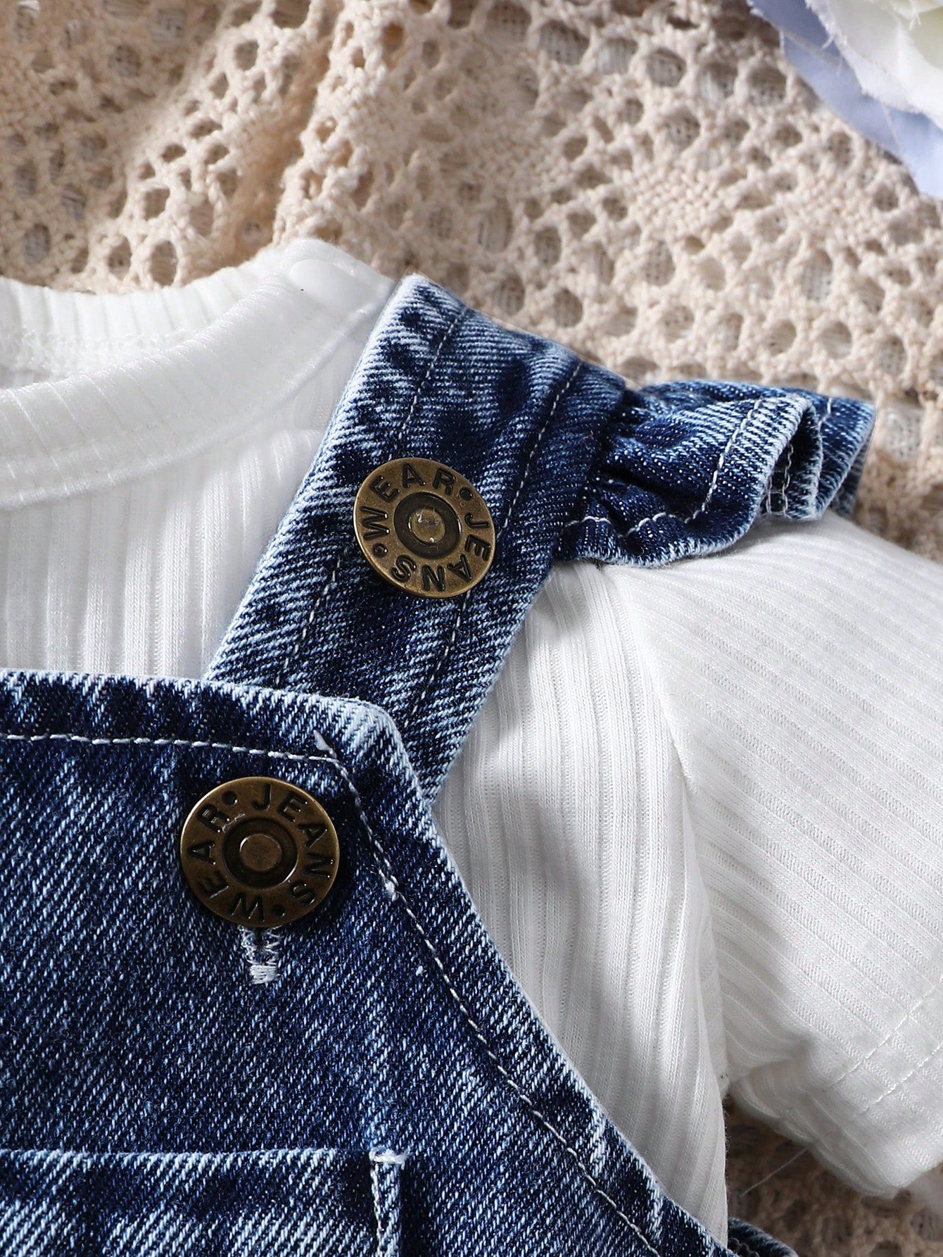 Newborn Baby Girl Summer Solid Color Cap Sleeve Casual T-Shirt And Rainbow Embroidery Flutter Sleeve Bodysuit Set