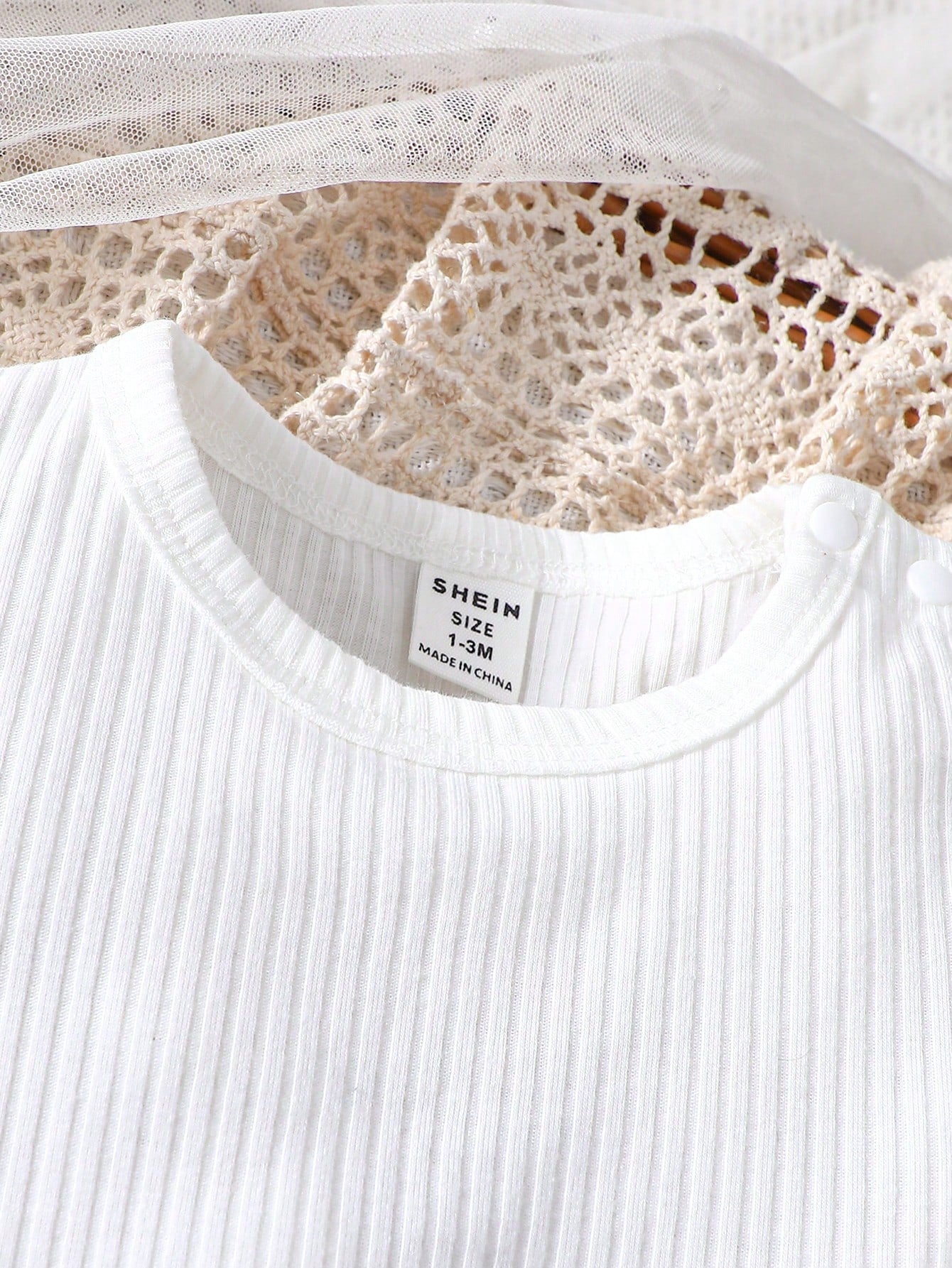 Newborn Baby Girl Summer Solid Color Cap Sleeve Casual T-Shirt And Rainbow Embroidery Flutter Sleeve Bodysuit Set