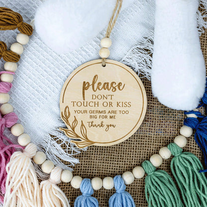 Newborn Protection Wooden Sign- Do Not Touch Or Kiss, Can Be Placed On Baby Room Door As Baby Safety Reminder, Suitable As Newborn Gift, Souvenir Or Baby Room Decor