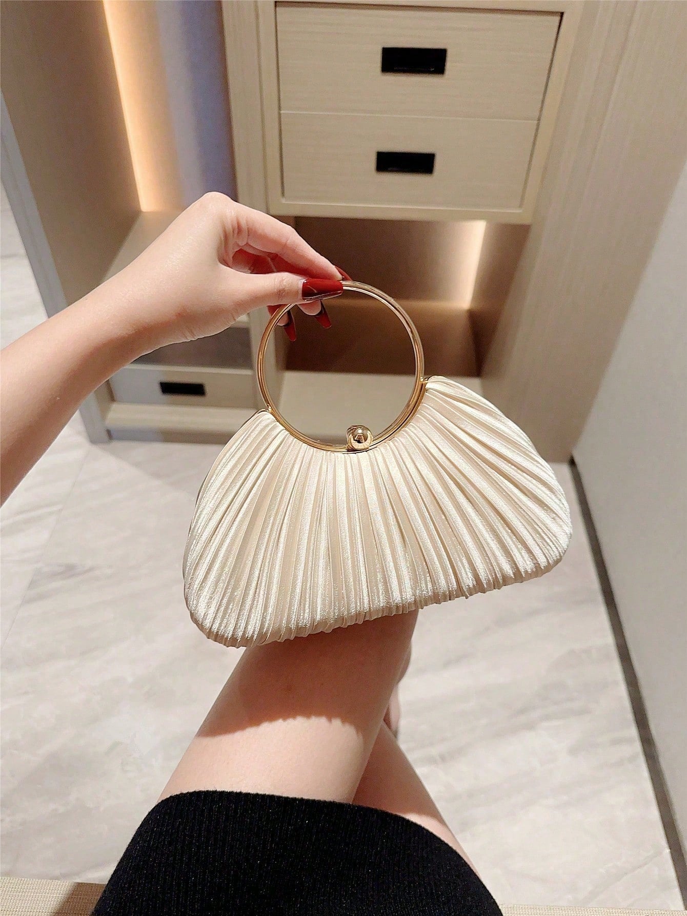 OpulAura Women Metallic Luxury Evening Clutch Purse- High End Leather Banquet Bag, Elegant Shiny Formal Party Handbag Suitable For Wedding, Prom