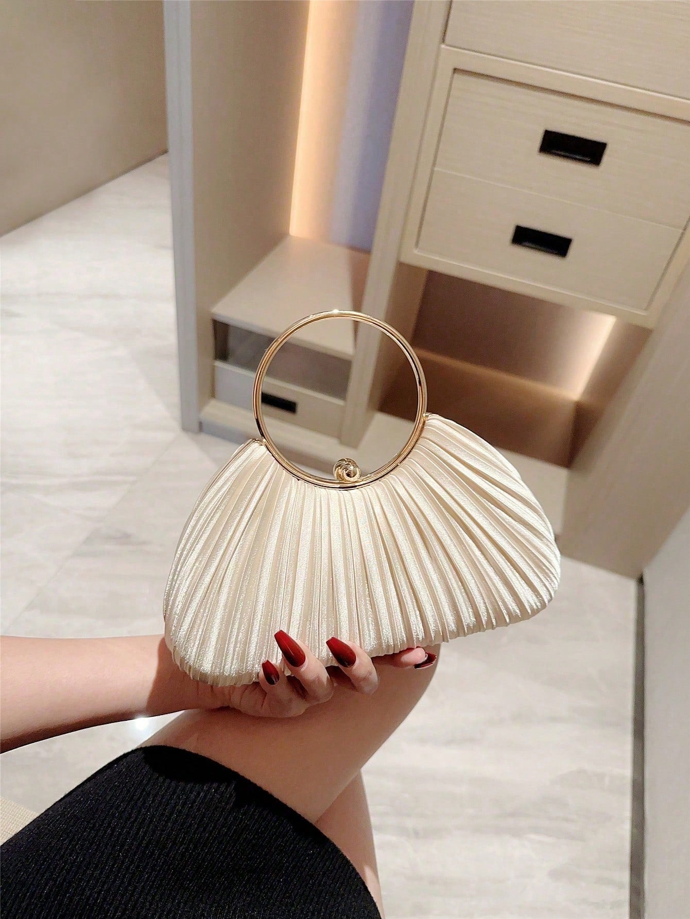 OpulAura Women Metallic Luxury Evening Clutch Purse- High End Leather Banquet Bag, Elegant Shiny Formal Party Handbag Suitable For Wedding, Prom