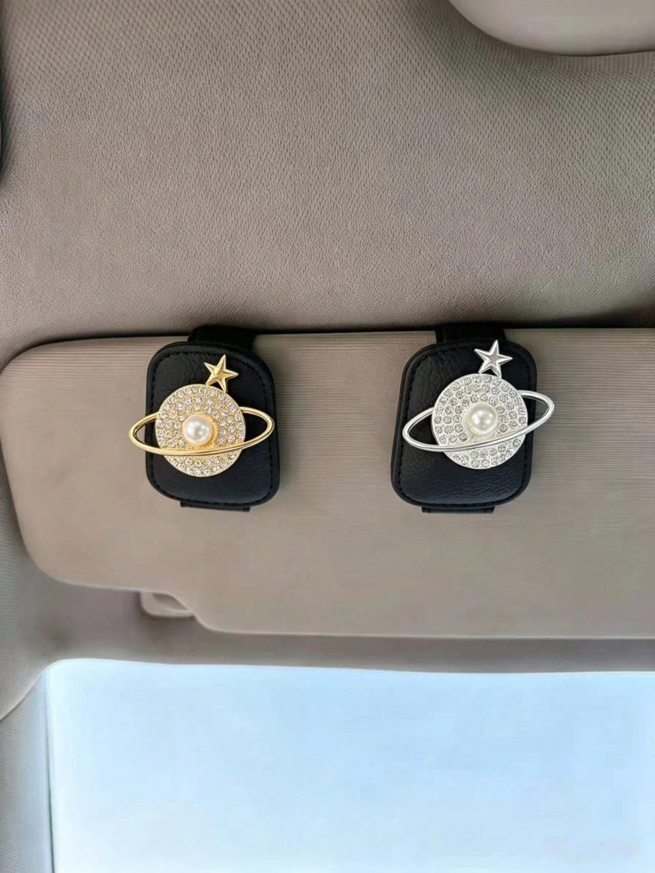 Planet Rhinestone Pearl Car Fashion Glasses Clip, Gold & Silver Starry Sky Saturn Leather Sun Visor Fashion Glasses & Ticket Holder, Exquisite Luxury Car Interior Accessory