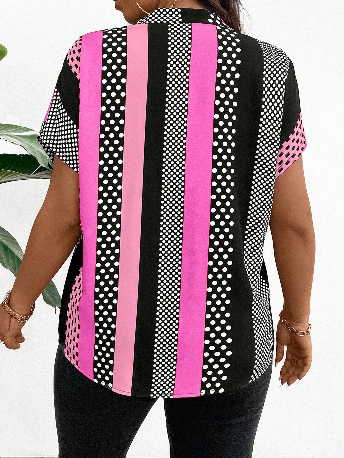 Plus Size Color-Block Short Sleeve Shirt With Random Print Design And Notched Collar For New Year Clothes Disco Plus Size Polka Dot
