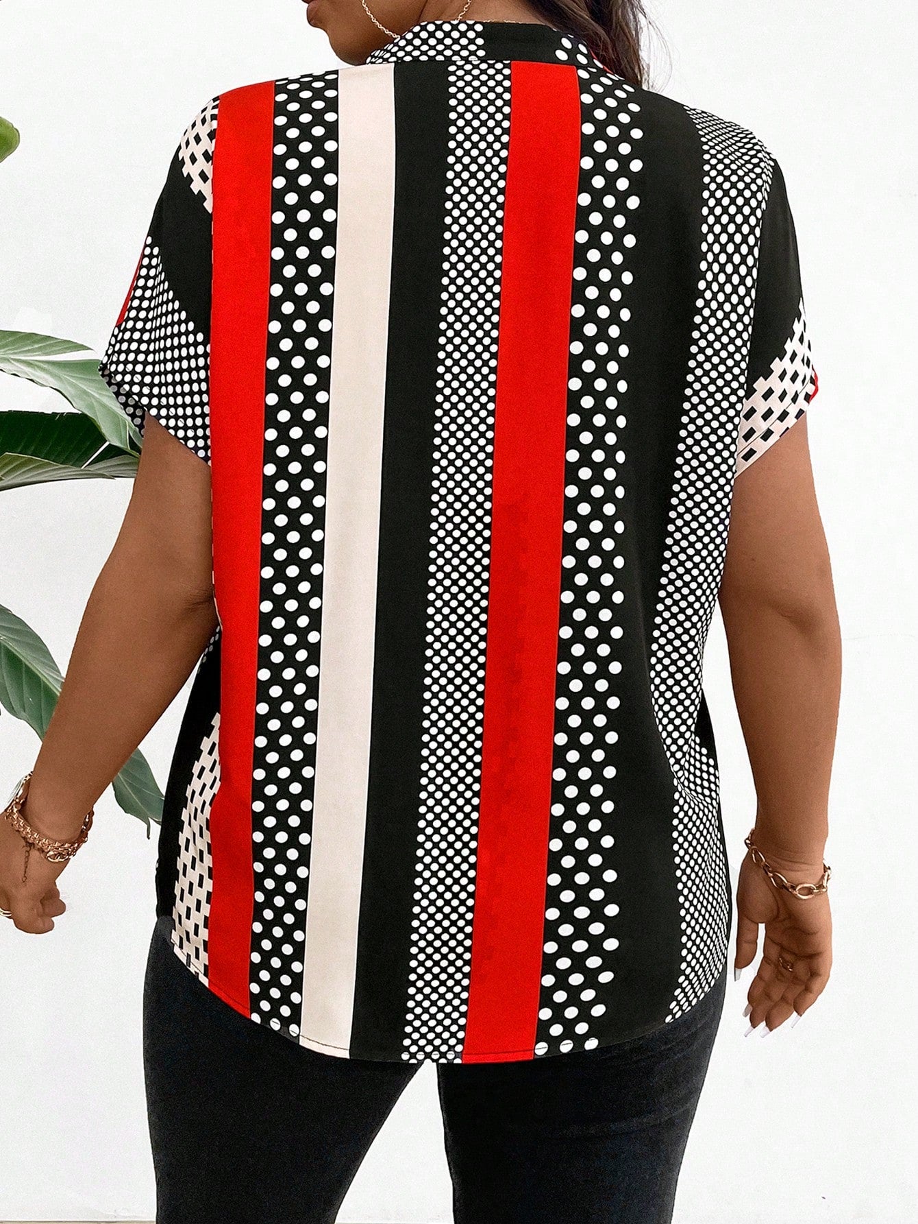 Plus Size Color-Block Short Sleeve Shirt With Random Print Design And Notched Collar For New Year Clothes Disco Plus Size Polka Dot