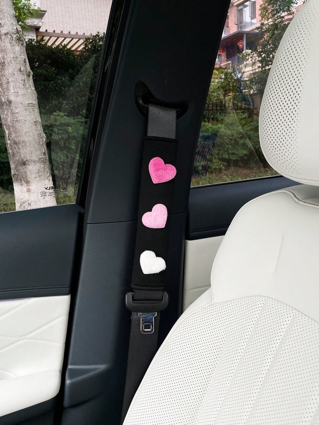 Plush Heart-Shaped Car Seat Belt Shoulder Pad, Car Seat Belt Shoulder Cover, Creative Women's Car Shoulder Pad Decorative Accessory