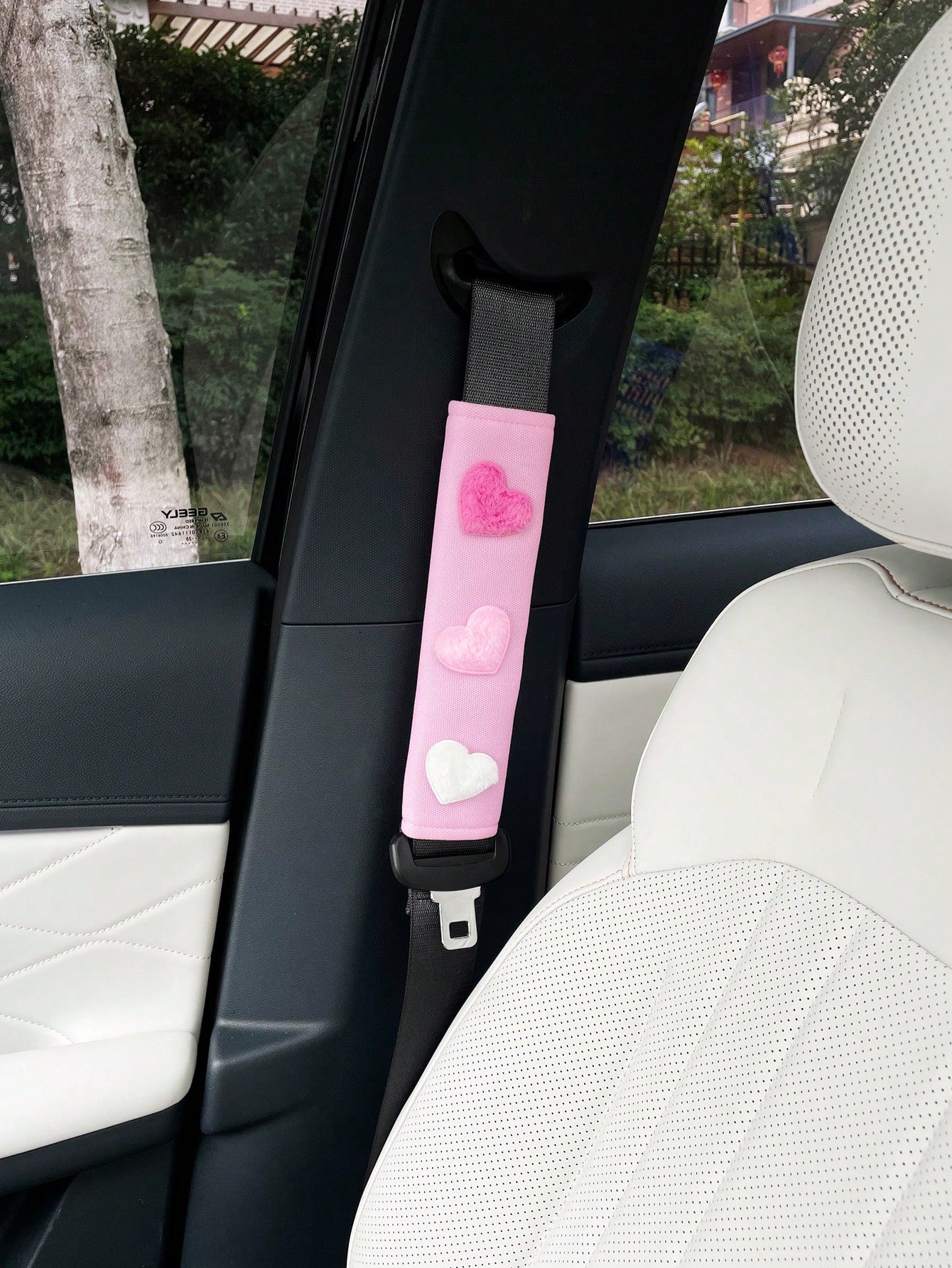 Plush Heart-Shaped Car Seat Belt Shoulder Pad, Car Seat Belt Shoulder Cover, Creative Women's Car Shoulder Pad Decorative Accessory