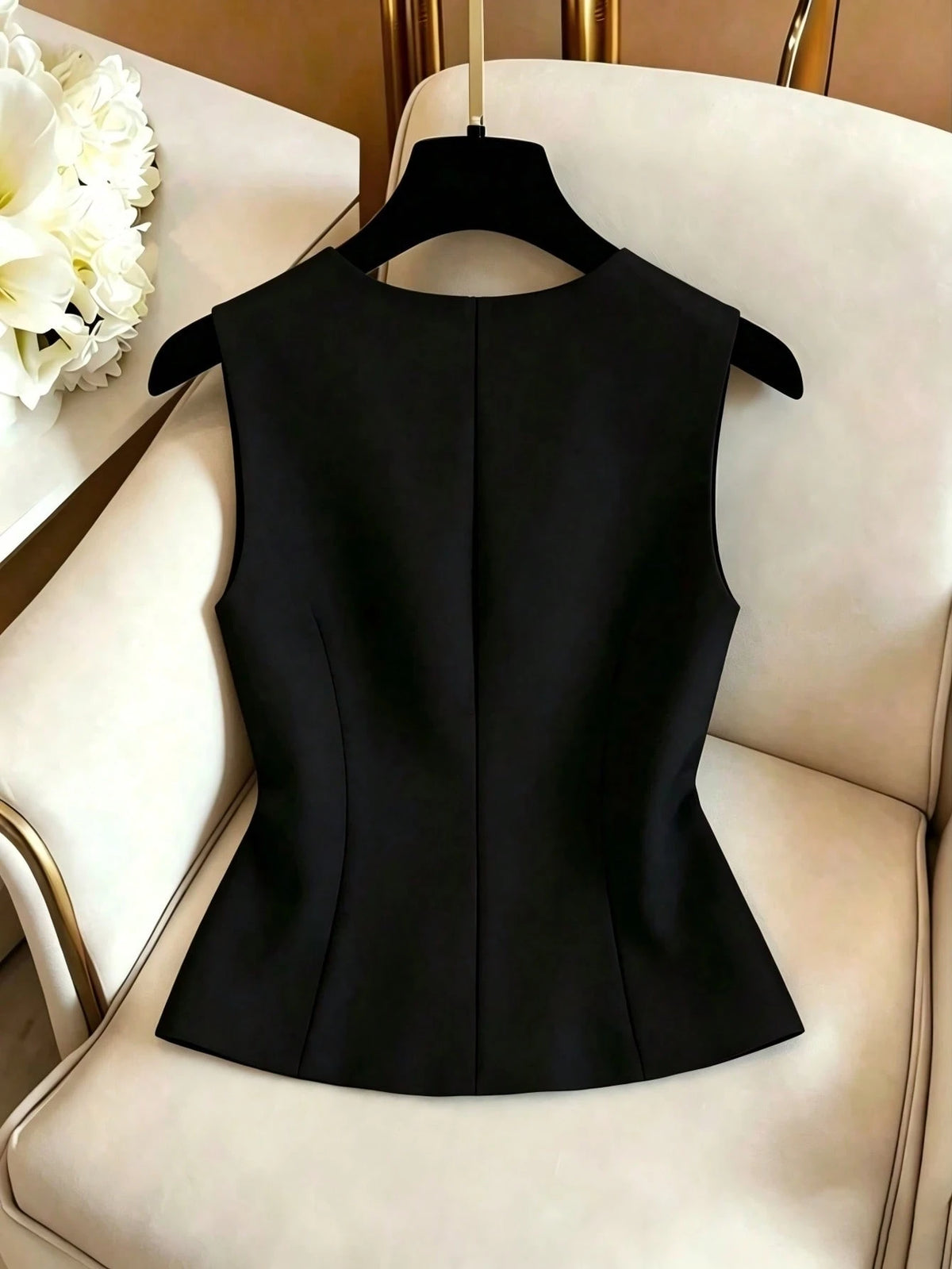 Qadelle Women's V-Neck Cropped Top, Retro Fashion Fitted Waist, High-End Elegant Style, Summer