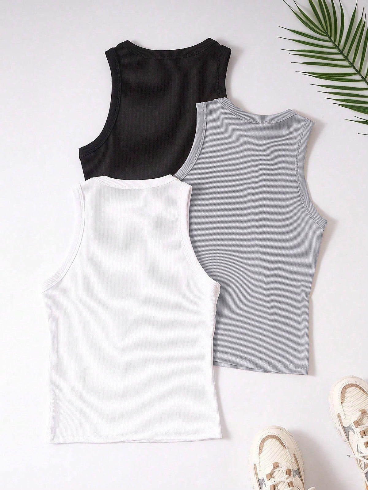 Raffinéa Women's Solid Color Round Neck Casual Tank Top For Summer