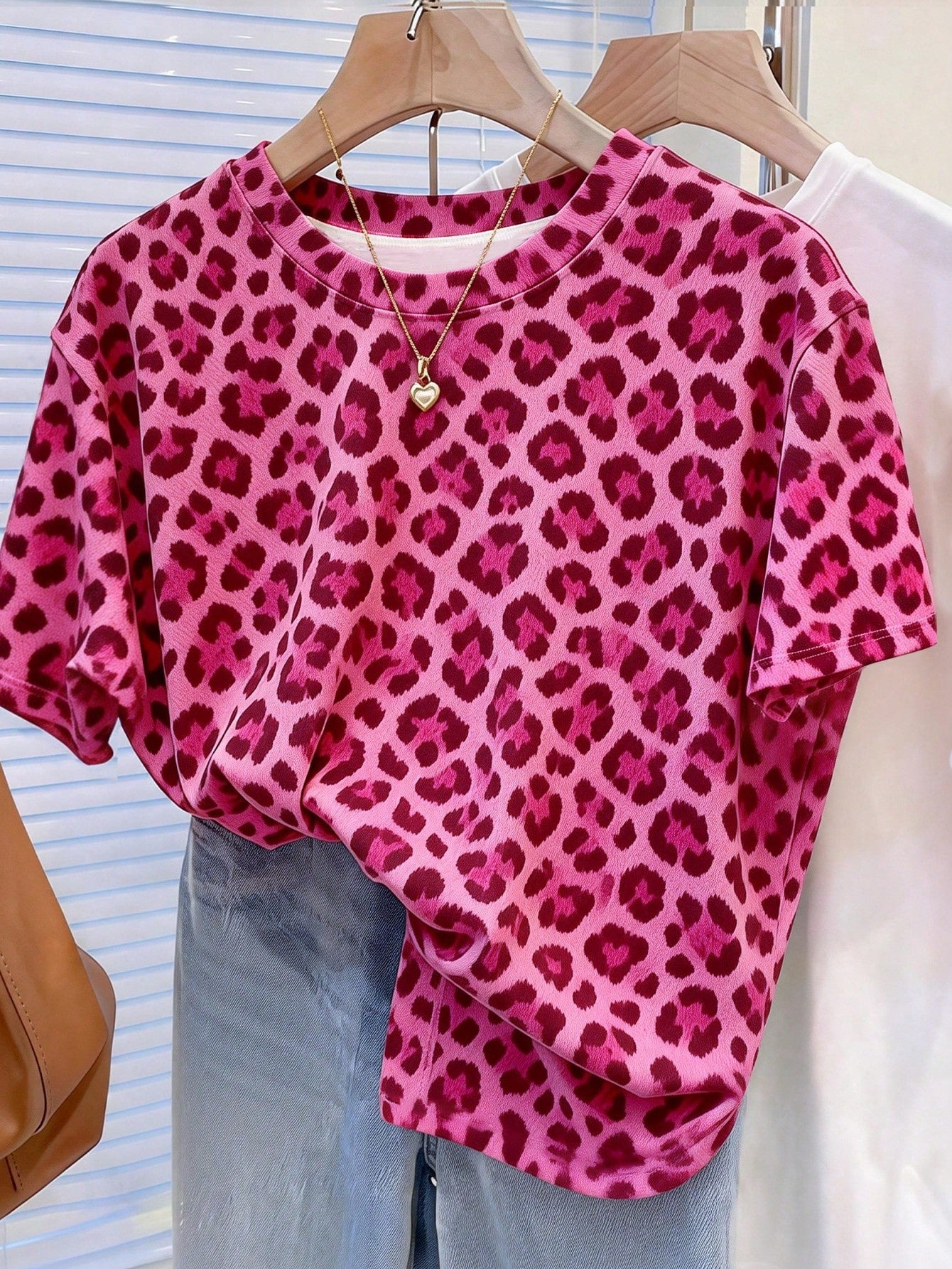 Resyla Leopard Print Digital Pattern Casual Plus Size Long Round Neck Drop Shoulder T-Shirt, Gift For Friends