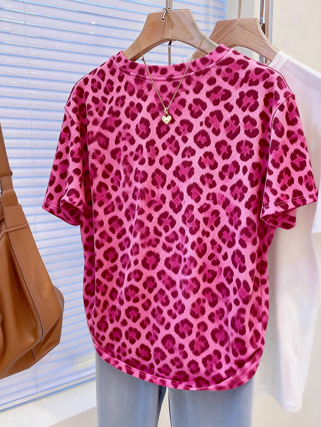 Resyla Leopard Print Digital Pattern Casual Plus Size Long Round Neck Drop Shoulder T-Shirt, Gift For Friends