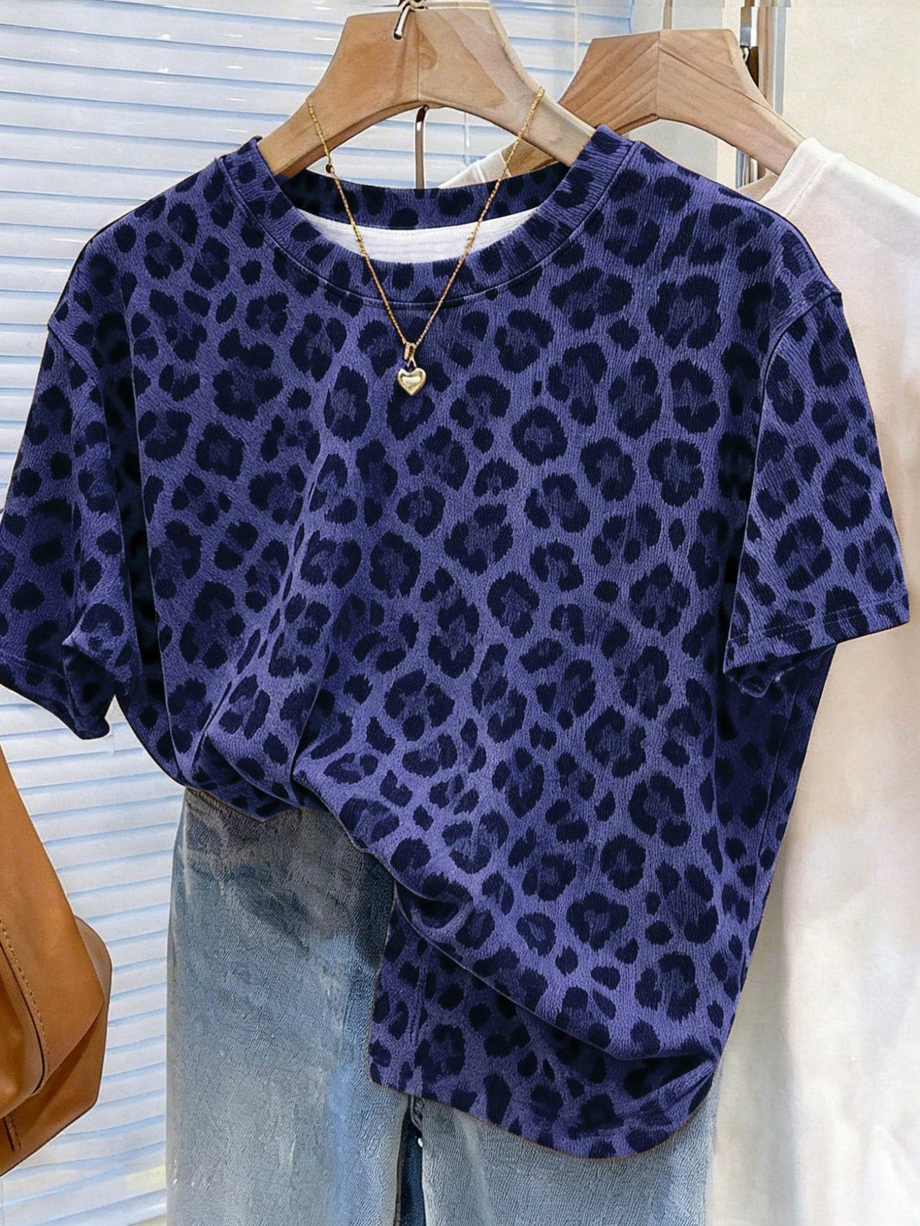 Resyla Leopard Print Digital Pattern Casual Plus Size Long Round Neck Drop Shoulder T-Shirt, Gift For Friends
