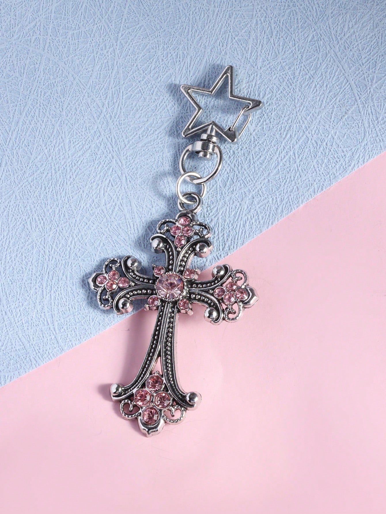 ROMWE 1pc Y2K Style Gold Gothic Cross Bag Charm Keychain, Valentine's Day Bag Decoration, Halloween