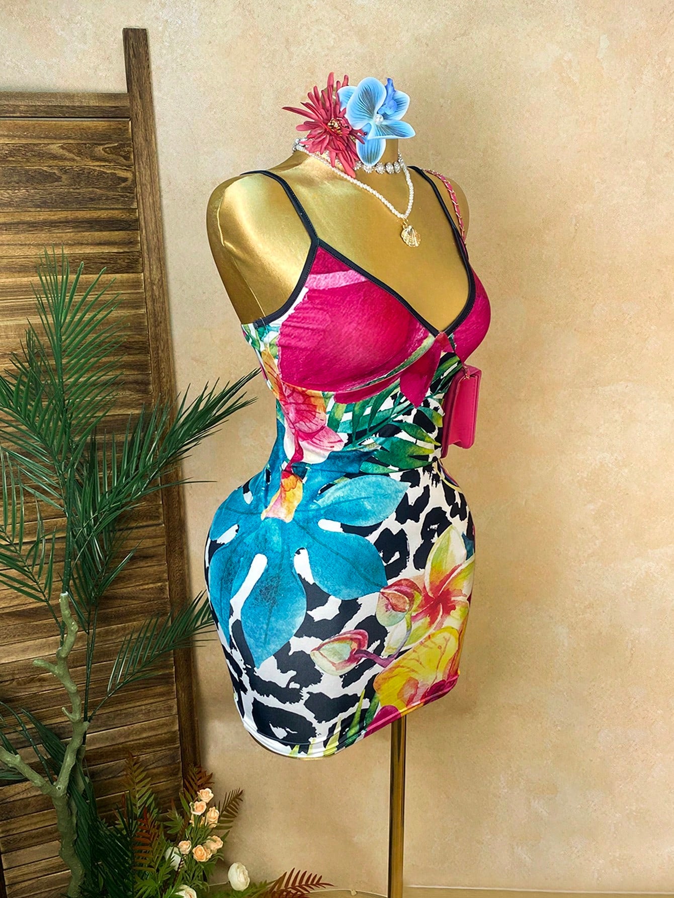 Rovax Sexy Halter-Neck Tropical Floral Print V-Neck Sundress For Women, Perfect For Vacations, Beaches, And Parties.
