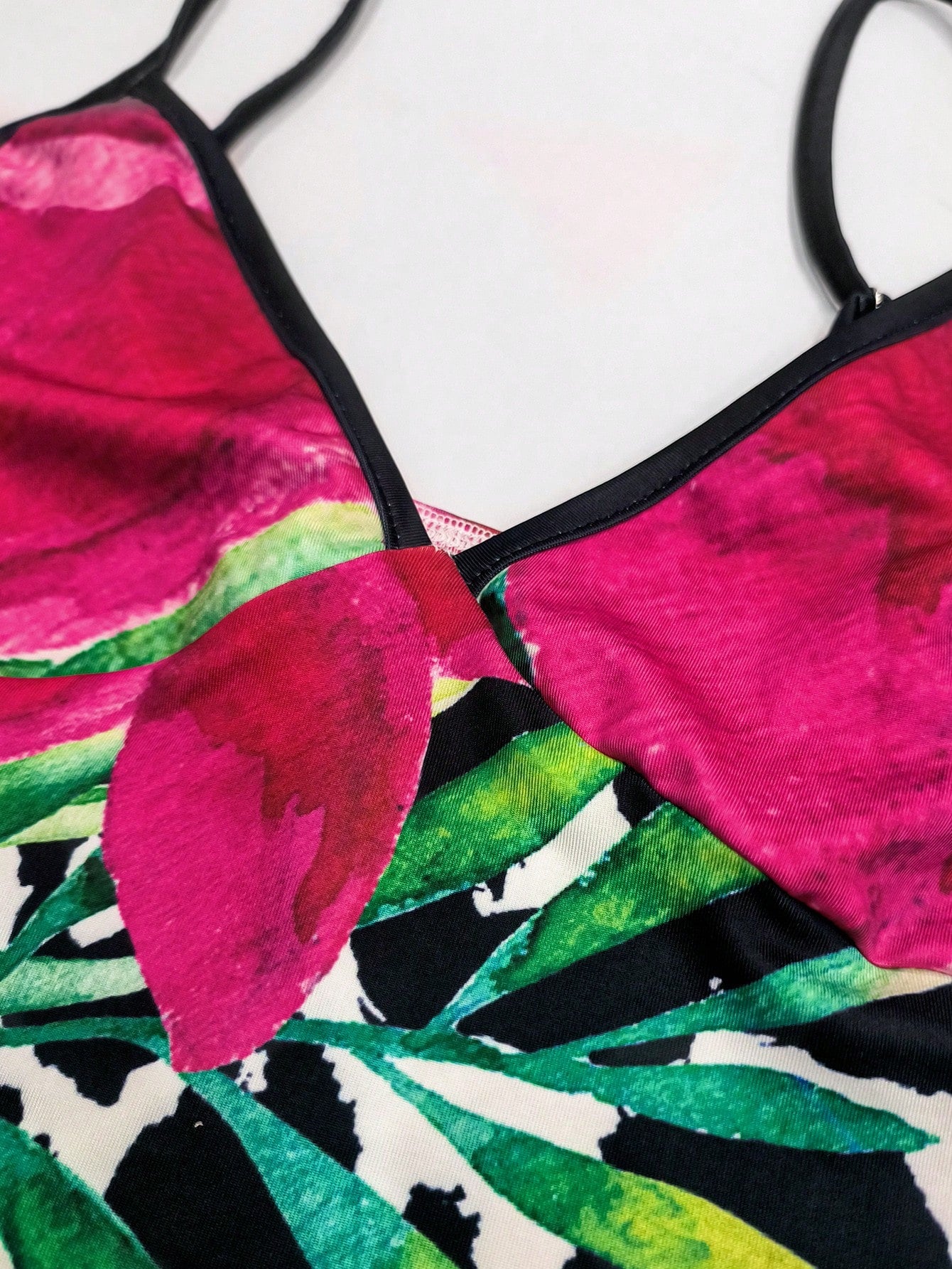 Rovax Sexy Halter-Neck Tropical Floral Print V-Neck Sundress For Women, Perfect For Vacations, Beaches, And Parties.