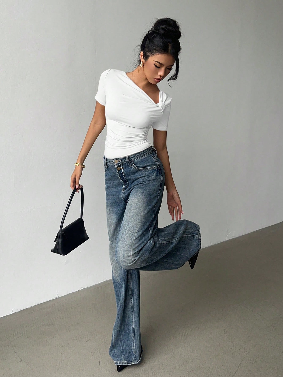 Siren Gaze Chic Oblique Collar Short Sleeve T-Shirt, New Stylish Design Slim Fit Casual Top For Women, Summer White
