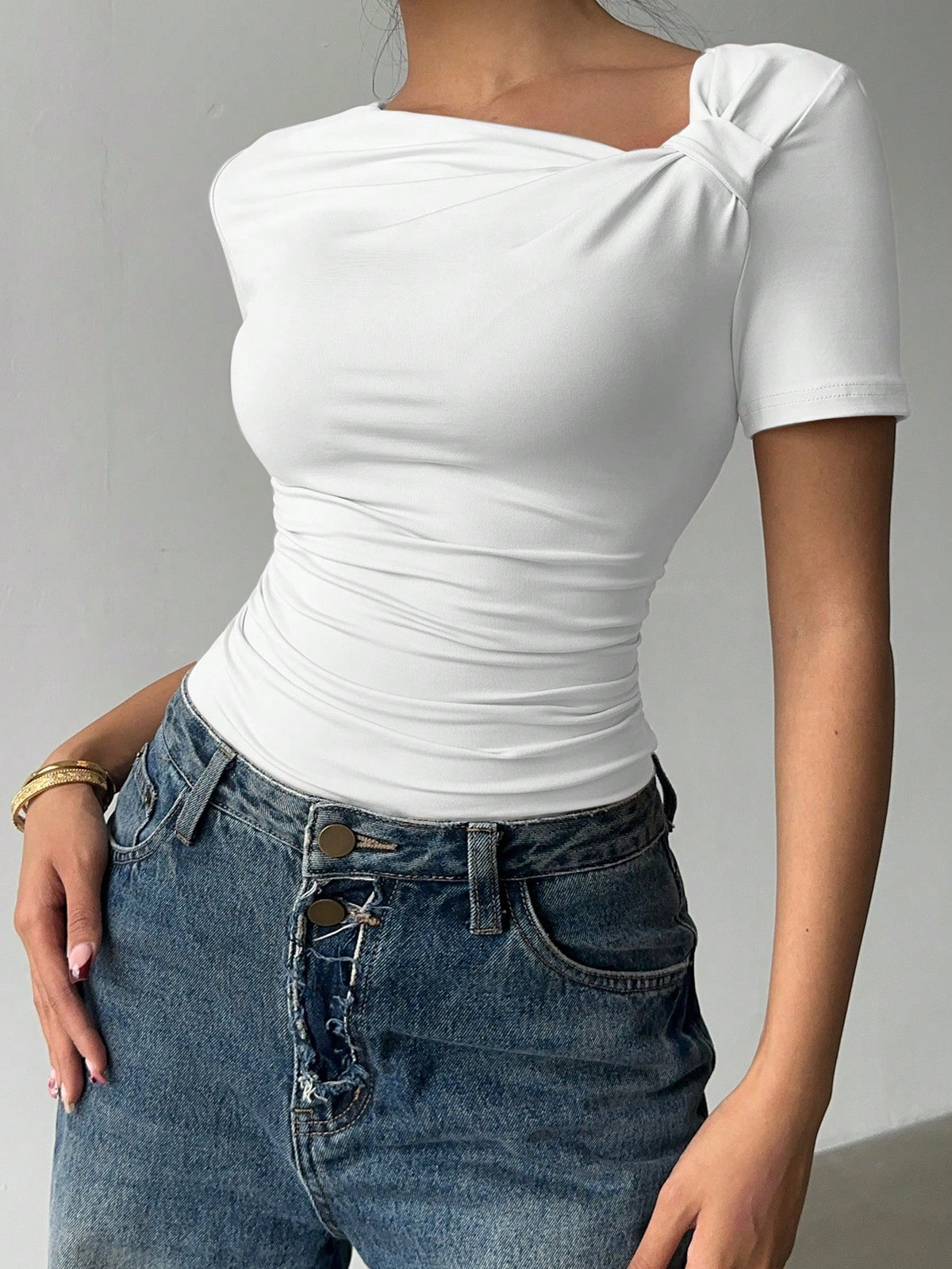 Siren Gaze Chic Oblique Collar Short Sleeve T-Shirt, New Stylish Design Slim Fit Casual Top For Women, Summer White