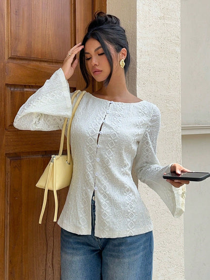 Siren Gaze Women's Apricot-Colored Cutout Lace Top-Featuring A Square Neck, Flared Sleeves, And A Fitted, Versatile, Casual Style Suitable For Spring And Autumn