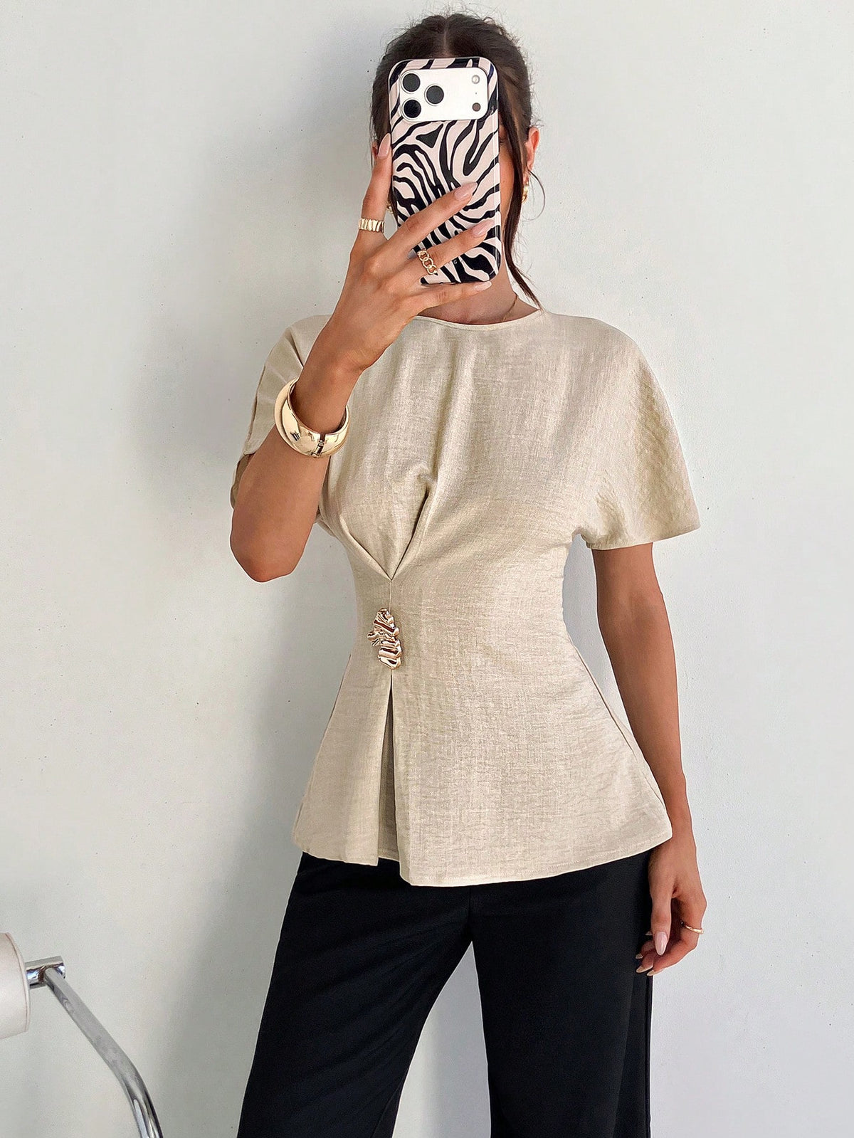 Siren Gaze Women's Elegant Unique Gold Summer Casual Office Shirt,Round Neck Batwing Short Sleeve Peplum Top With Metal Buckle Detail,Elegant Business T-Shirt