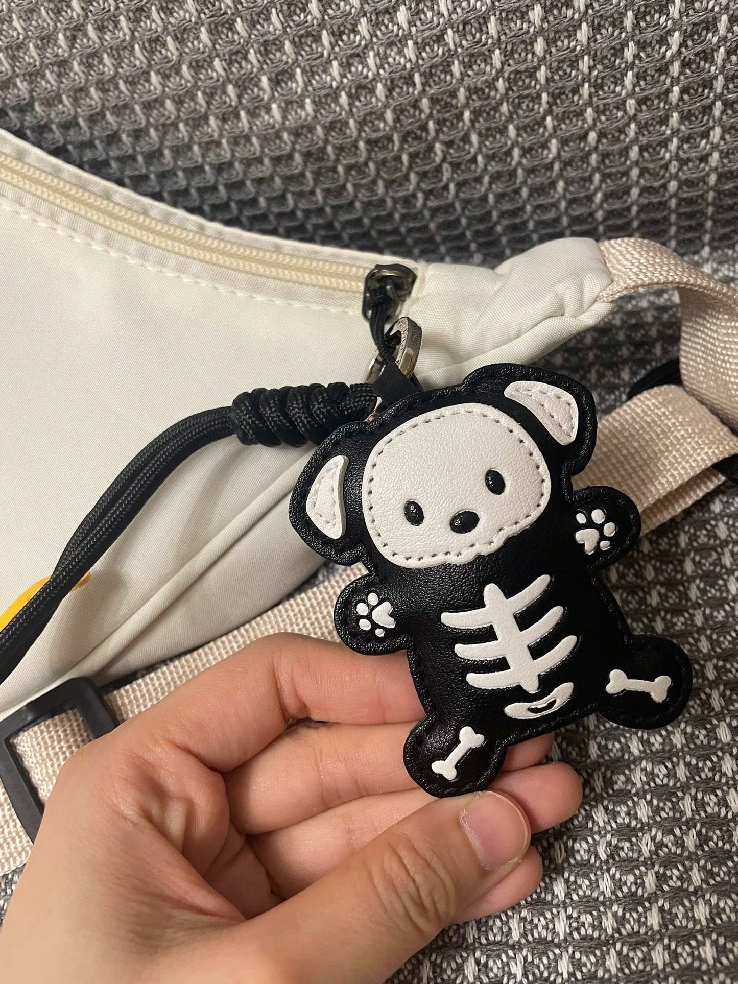 Skeleton Animal Bag Charm Keychain, Black And White Zinc Alloy Key Ring, Gothic Style Backpack Pendant, INS Style Handbag Accessory, Halloween Gift