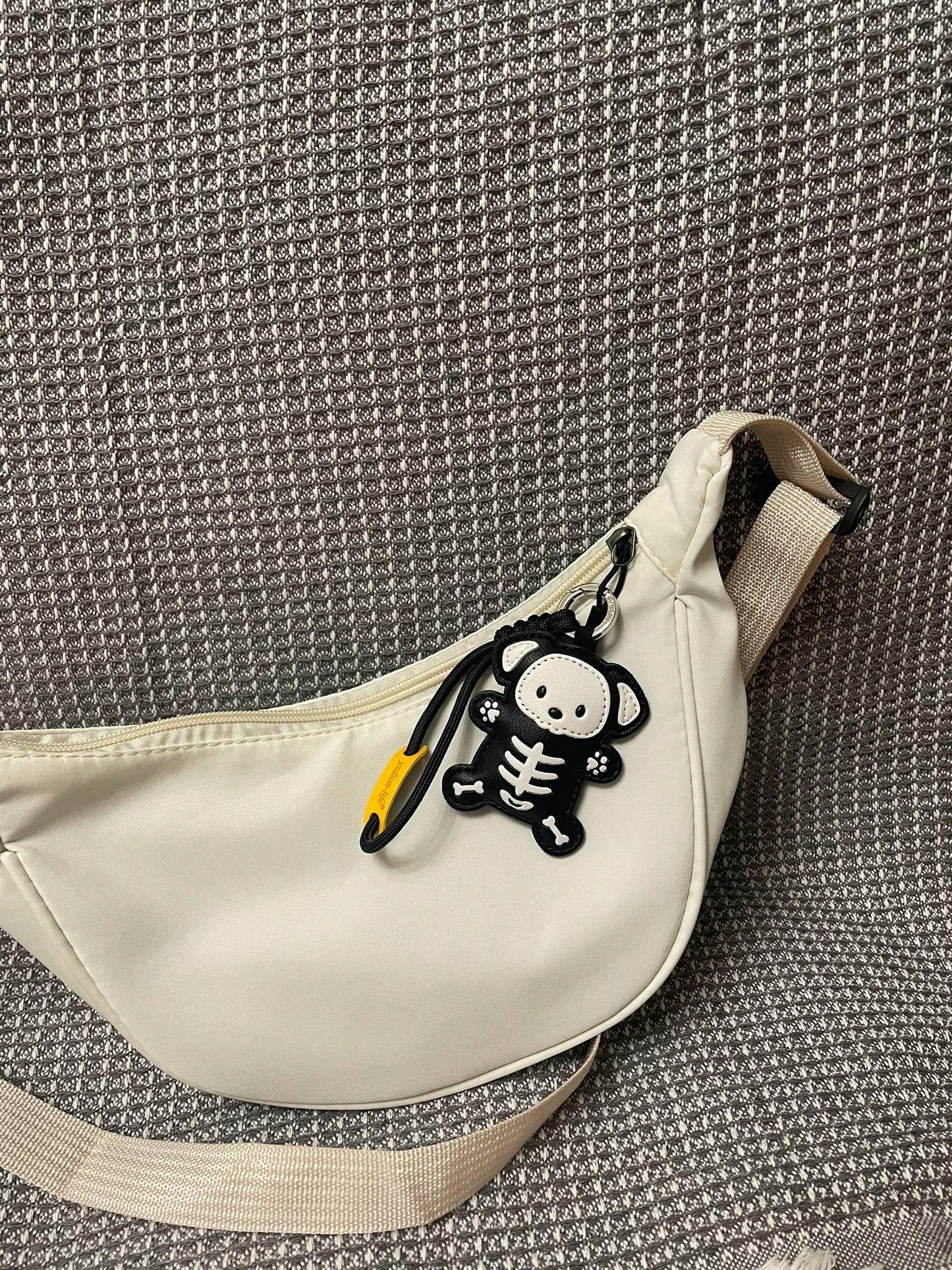 Skeleton Animal Bag Charm Keychain, Black And White Zinc Alloy Key Ring, Gothic Style Backpack Pendant, INS Style Handbag Accessory, Halloween Gift