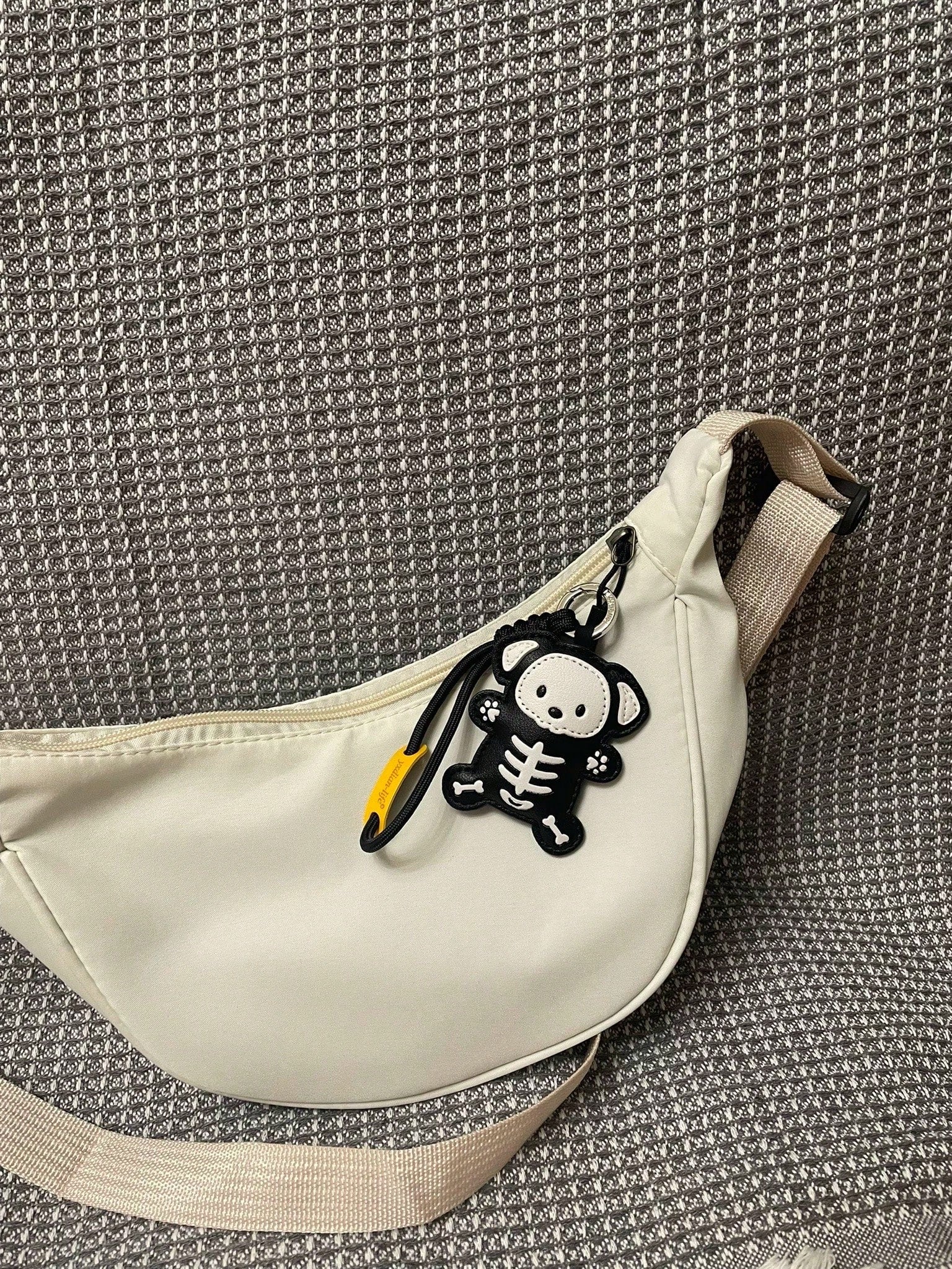 Skeleton Animal Bag Charm Keychain, Black And White Zinc Alloy Key Ring, Gothic Style Backpack Pendant, INS Style Handbag Accessory, Halloween Gift