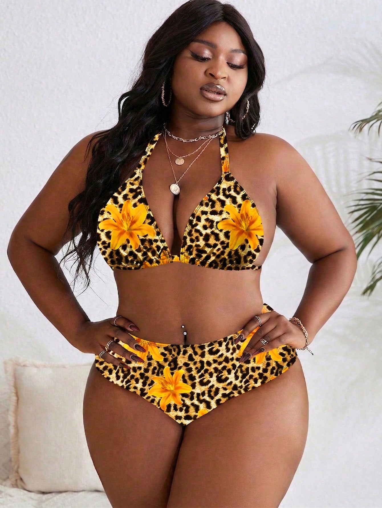 Slaydiva Plus Size Random Print Halter 3-Piece Swimwear Set,4pcs Beach Outfits For Women,Brunch Vacation Holiday Summer Beach Beige Vacation Outfits