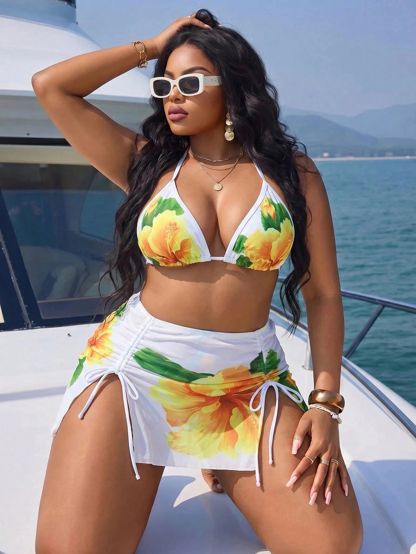 Slaydiva Plus Size Women's Sexy Floral Print Backless Halter Bikini Set With Cover Up Skirt 3-Piece Suit, Beach Holiday