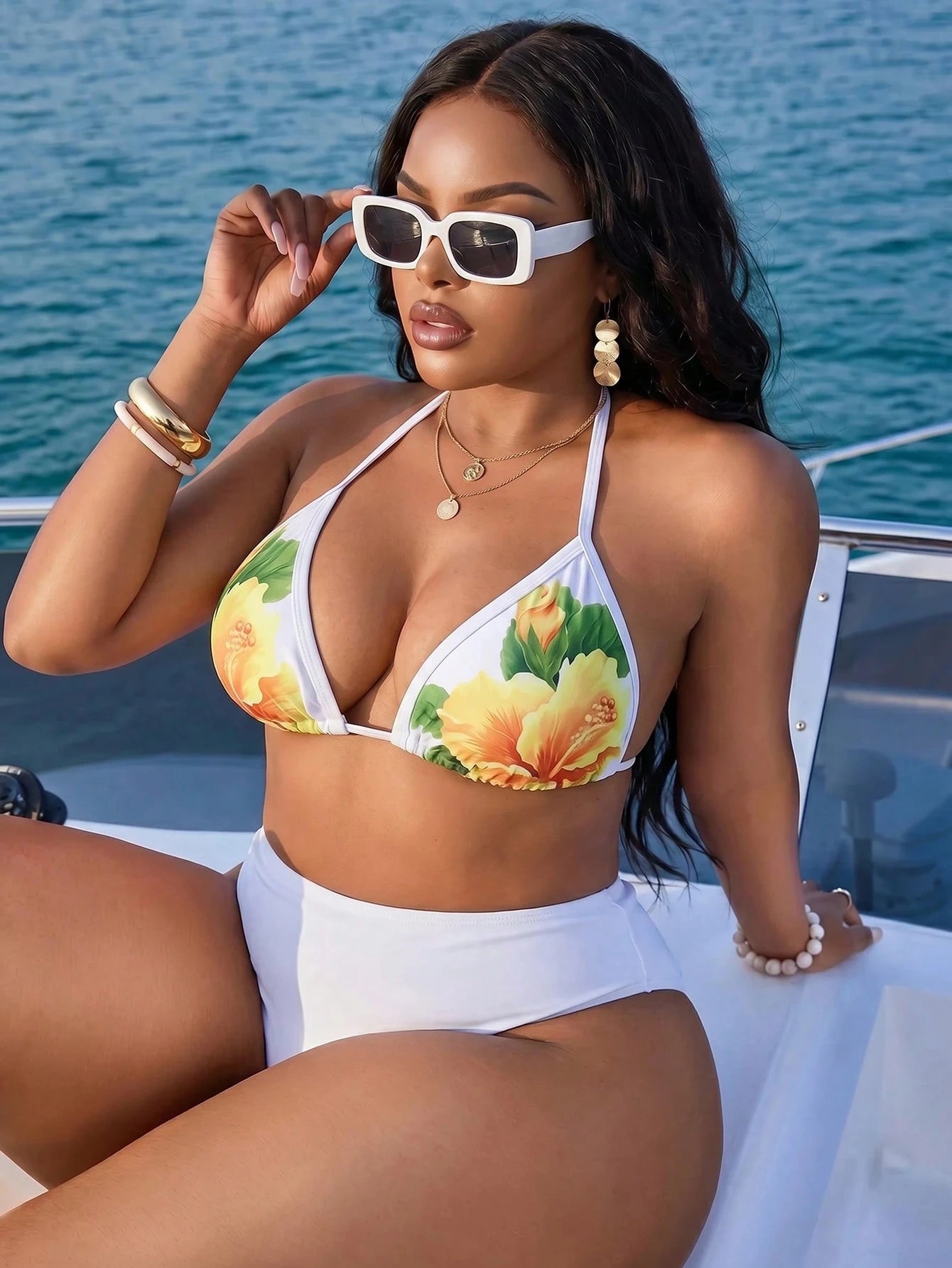 Slaydiva Plus Size Women's Sexy Floral Print Backless Halter Bikini Set With Cover Up Skirt 3-Piece Suit, Beach Holiday